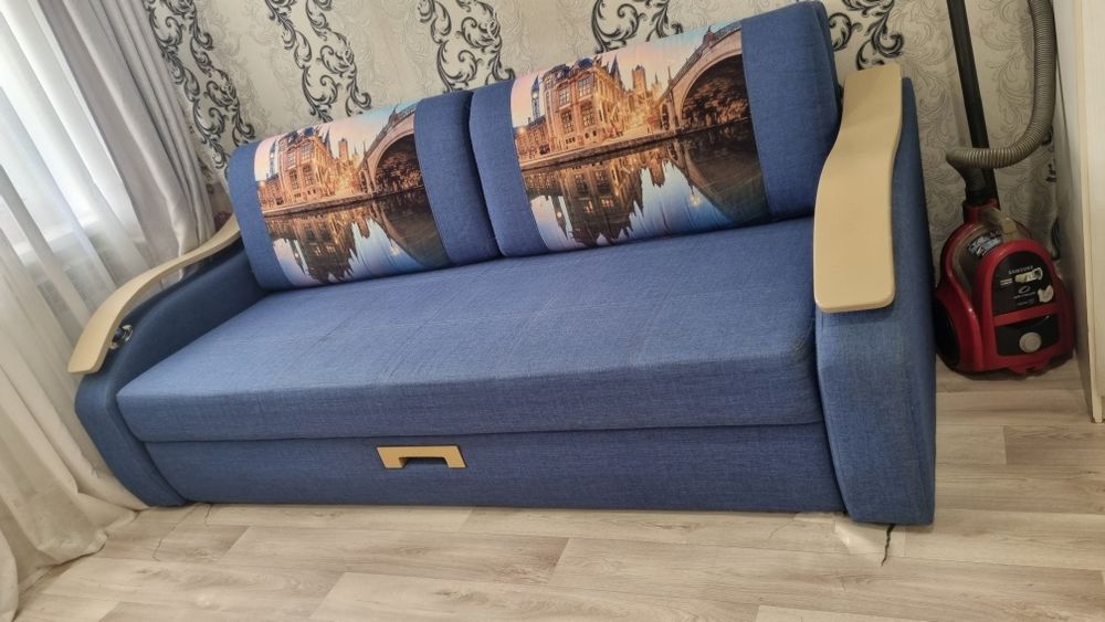 Продам диван в хорошем состоянии