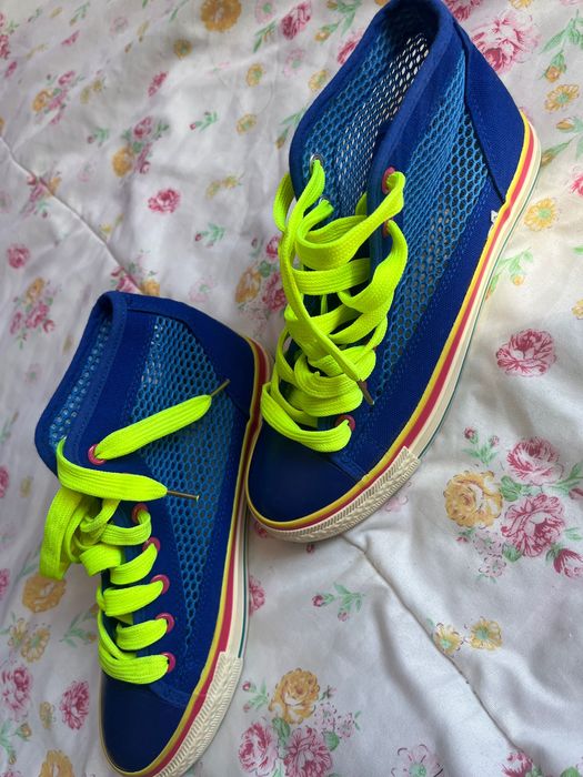 Чисто нови кецове