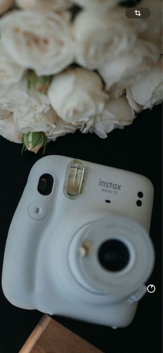 Продам instax mini 11