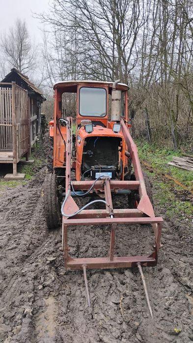Vând tractor fiat 615