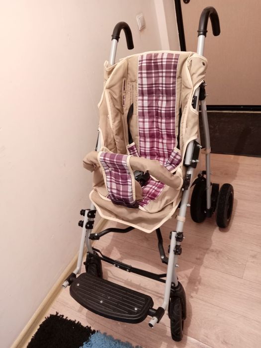 Продаётся коляска Амбрелла 1