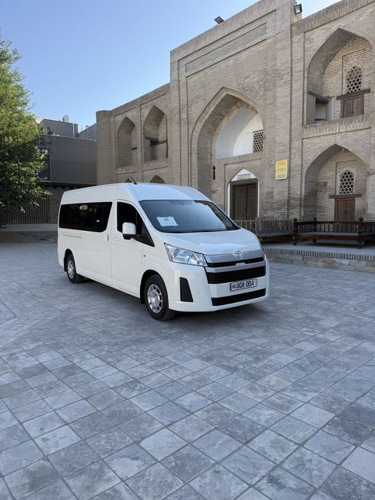 Микроавтобус Тойота Хайс H300