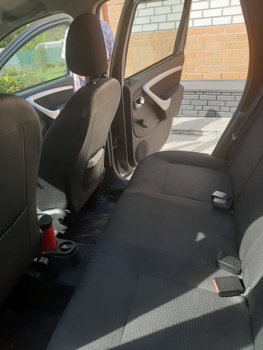 Автомобиль Nissan Tirrano