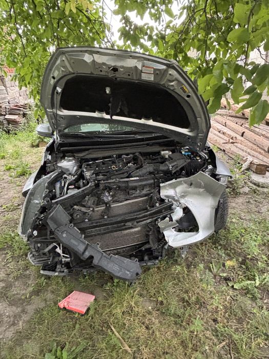 Toyota Yaris avariat 1.5 hybrid CVT