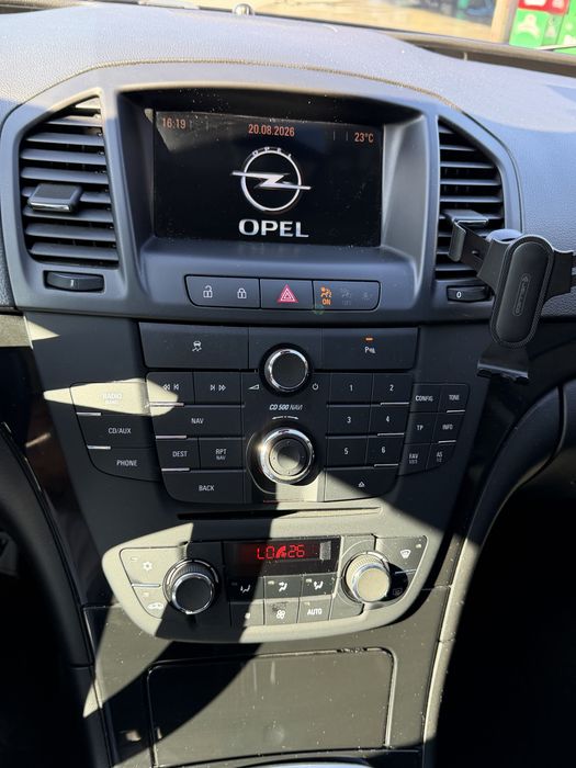 Opel  insiguia Комфорт: Климатроник, Ел.стъкла, Ел.огледала, Алуминиеви