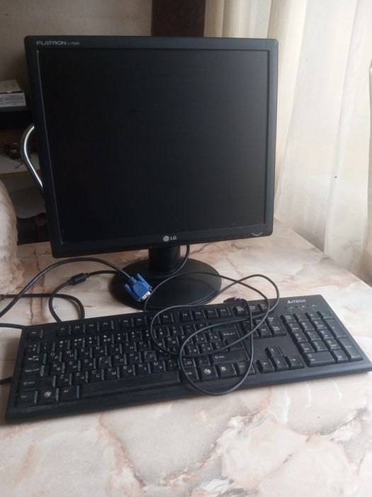 МониторLG и клавиатура