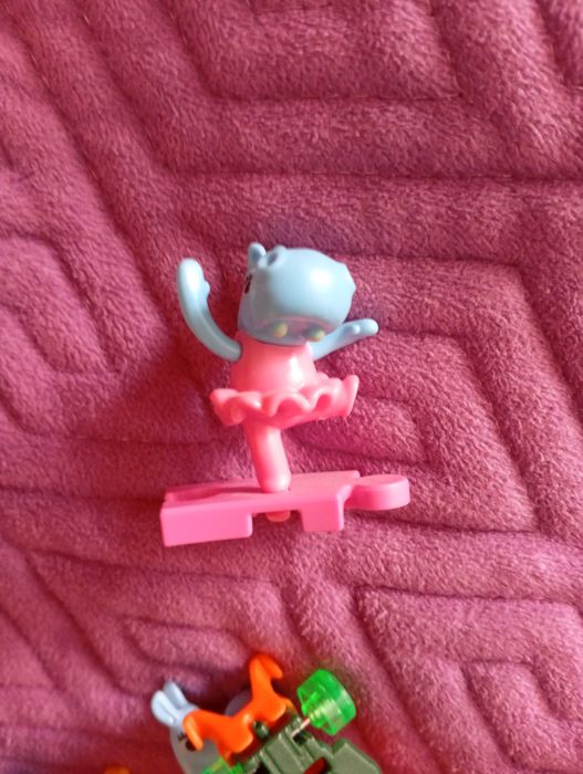 игрушки с Киндер сюрприз