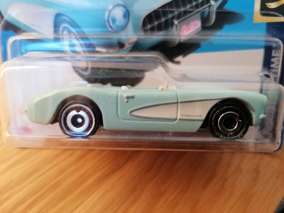 Hot Wheels Barbie + HW Screen Time – 4 бр.