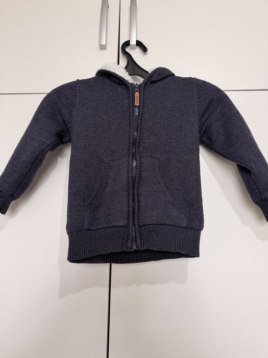 Продам детскую тёплую кофту