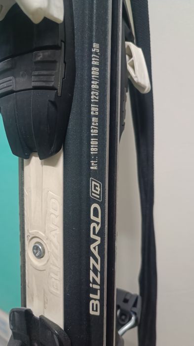 Комплект лыжи и ботинки.