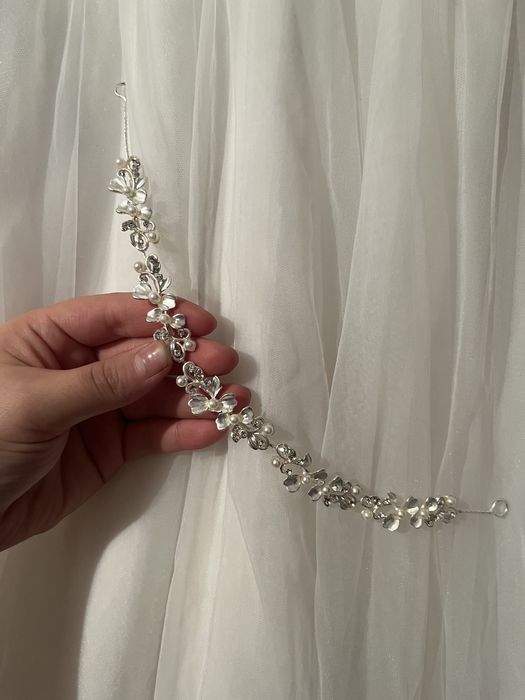 Продам свадебное платье и аксессуары