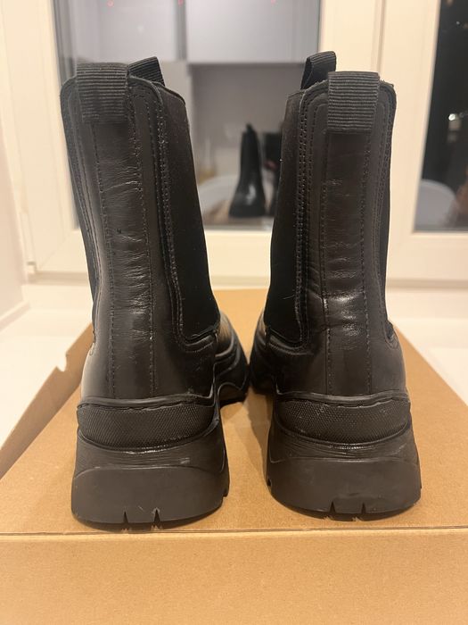 Ghete ARKET din piele naturală cu talpă chunky – Negru