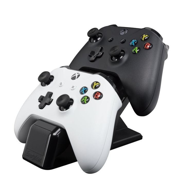 Xbox One S 1 Tb  + зарядка gamepad диски  xbox one