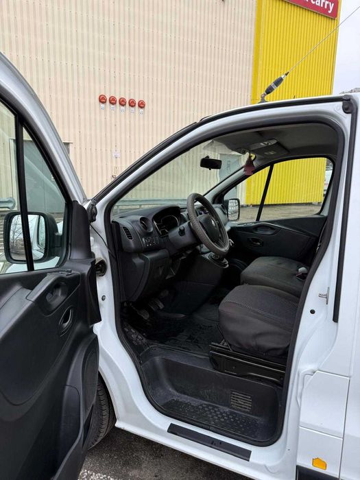 Renault Trafic 2021 8+1