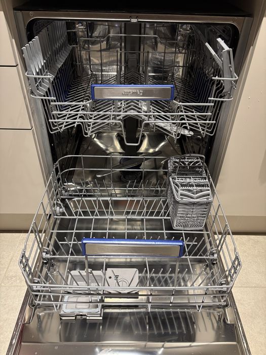 Съдомиялна за вграждане 60см Smegg