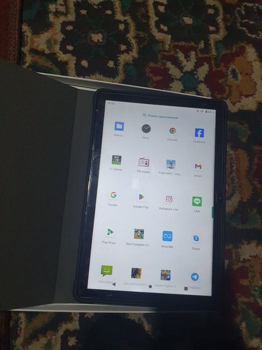 Планшет сотилади