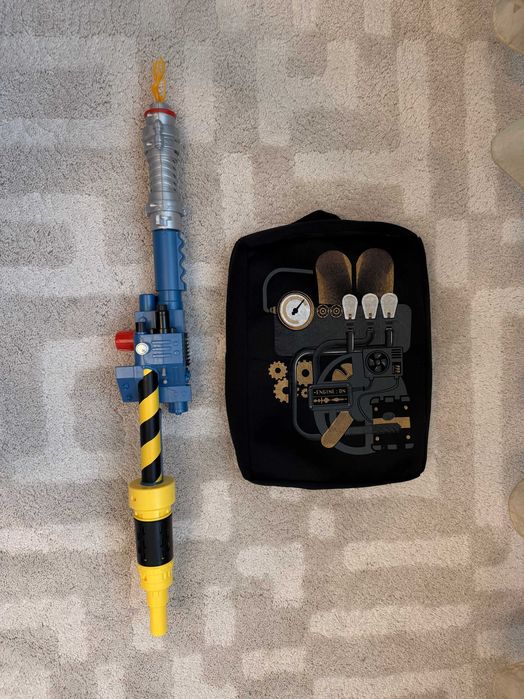 Blaster customizabil Ghostbusters Proton (Echipament de Vanatoare de Fantome pentru Copii )