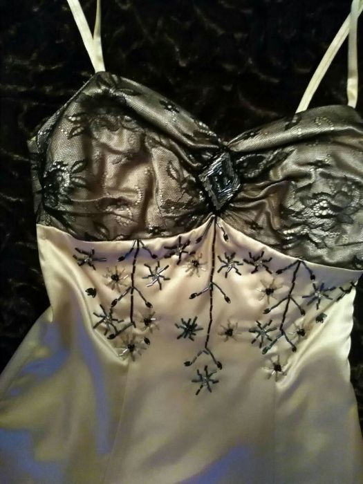 Бална официална рокля с дантела