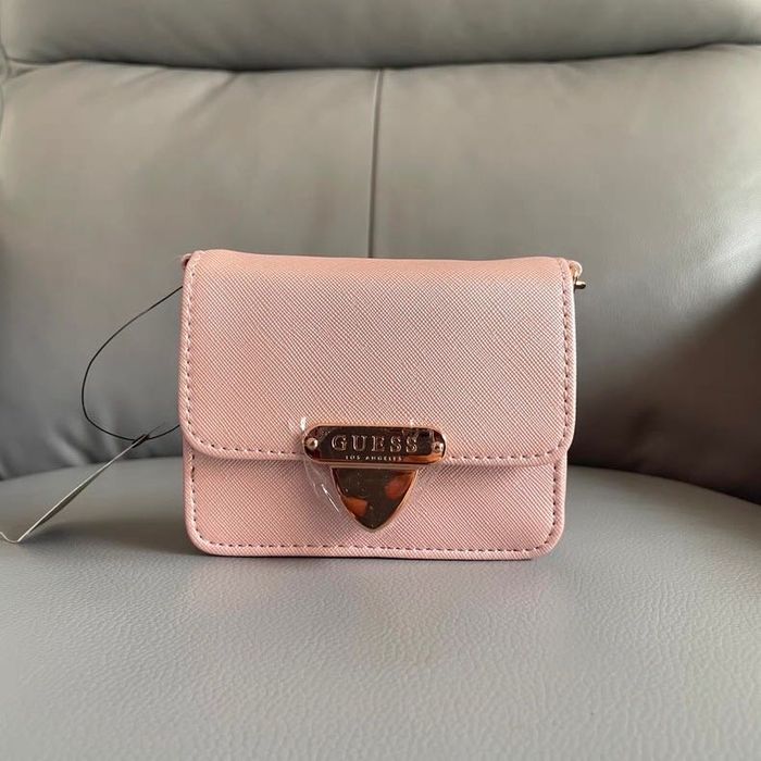 Сумочка от Guess