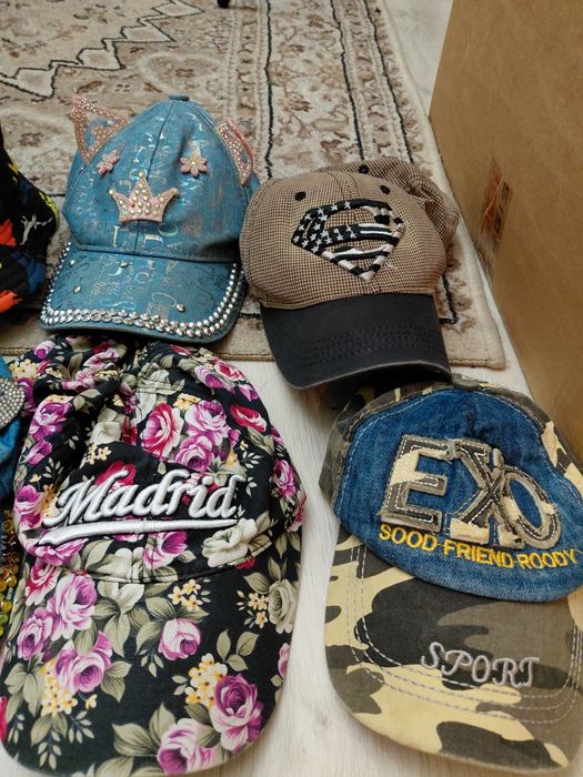 Продам детские кепки для девочек и мальчиков