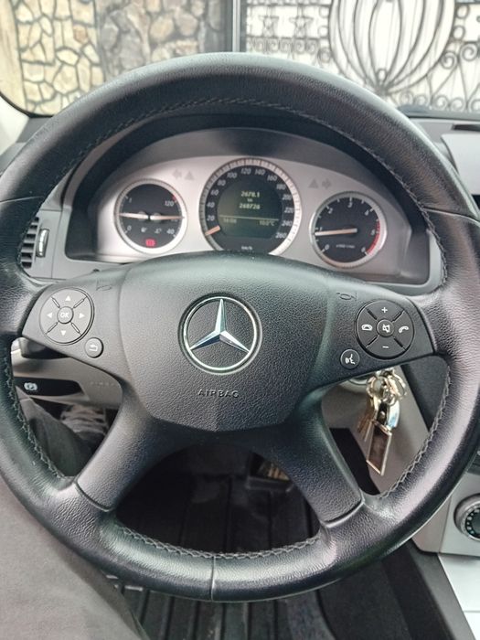 Vând Mercedes Benz c class avangarde