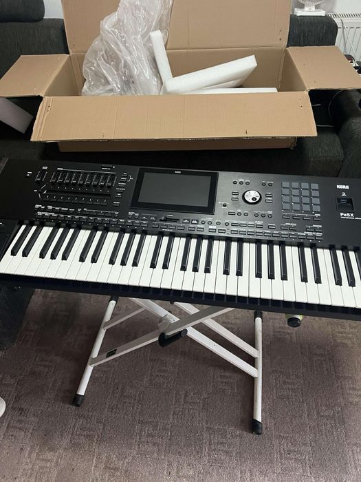 Korg pa 5x 61 key