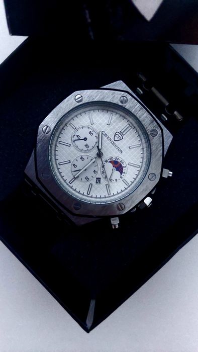 СРОЧНО! Продаётся Часы Caven Denton