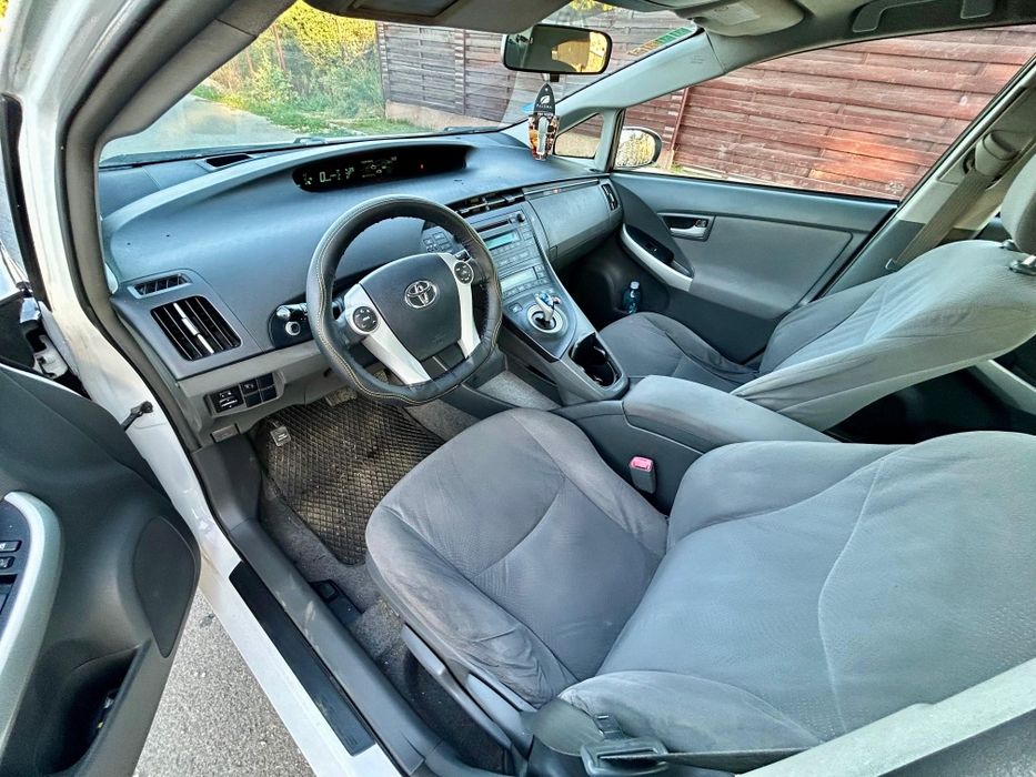 Vand Toyota Prius 3 2011/hibrid