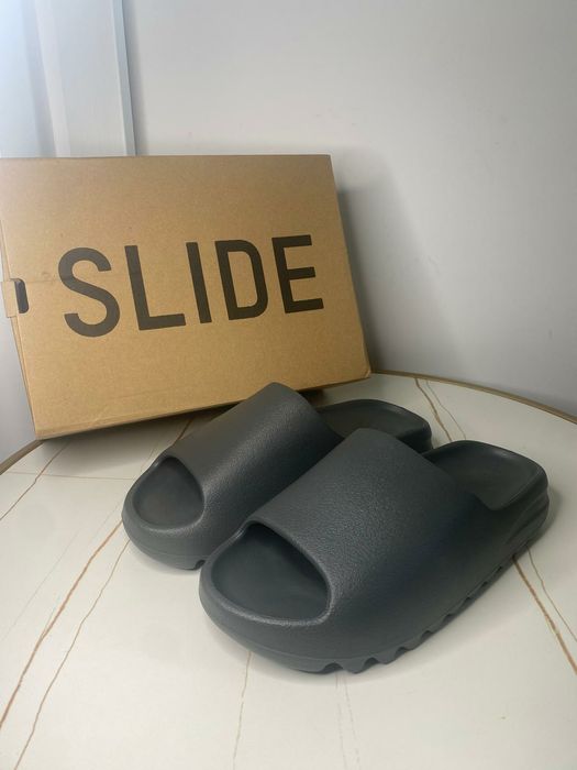 Papuci Adidas Yeezy Slide