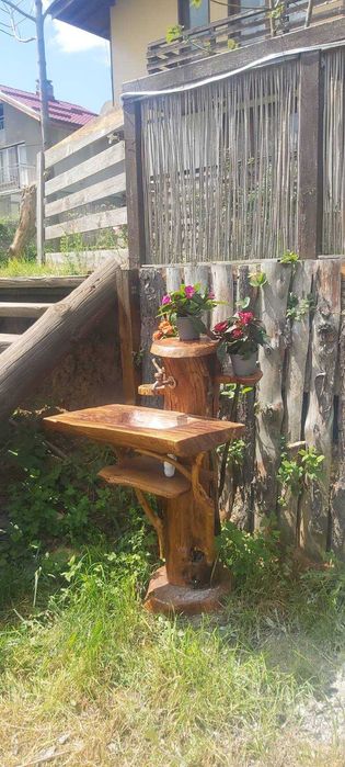 Уникални ръчно изработени чешми от масивно дърво