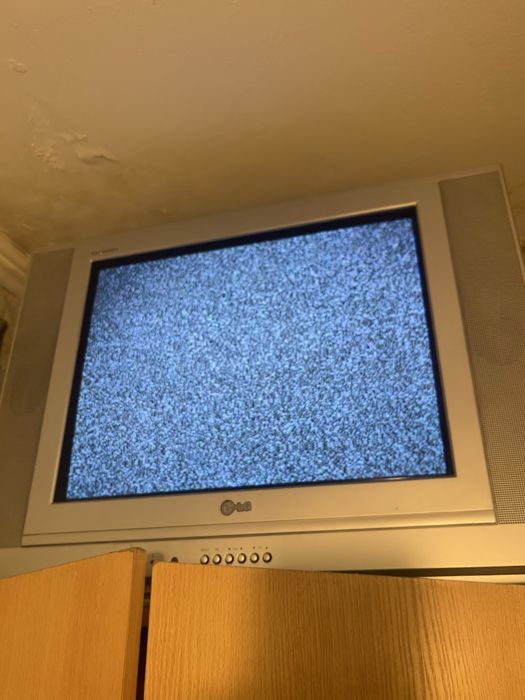 Телевизон LG рабочий