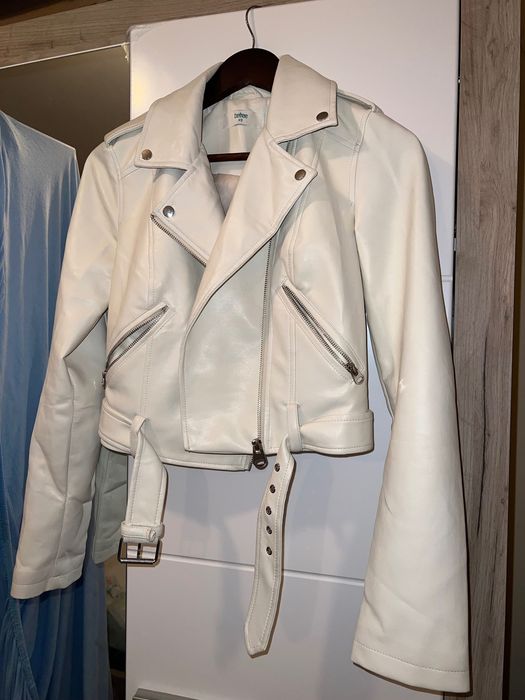 бяло яке от изкуствена кожа