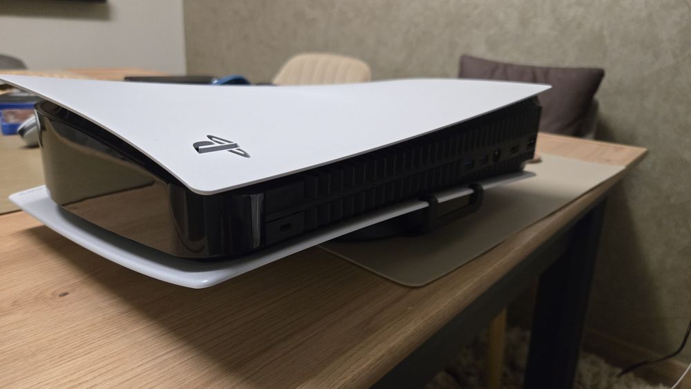 Playstation 5 PS5 с 2 контролера + 3игри