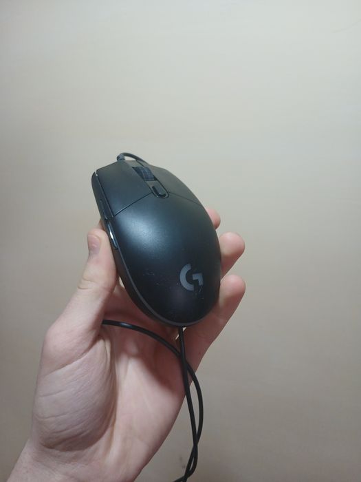 Mouse logitech g102