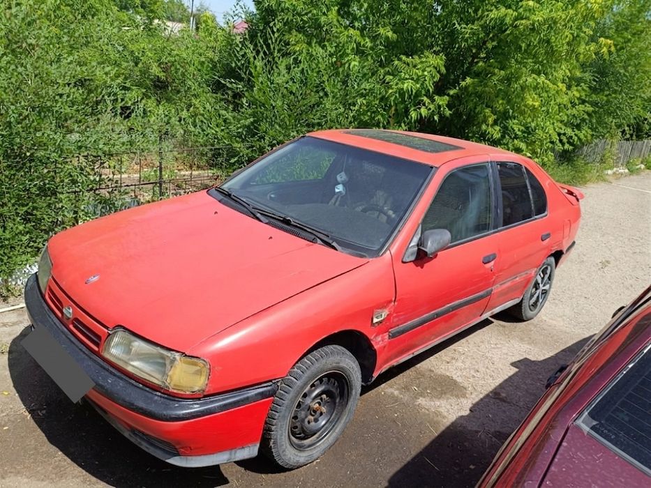 Nissan Primera, 1992