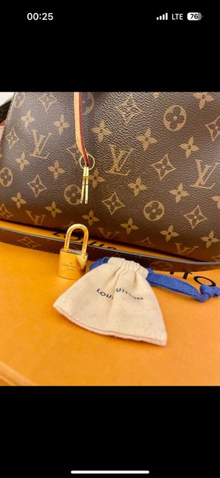 Louis Vuitton Montaigne,