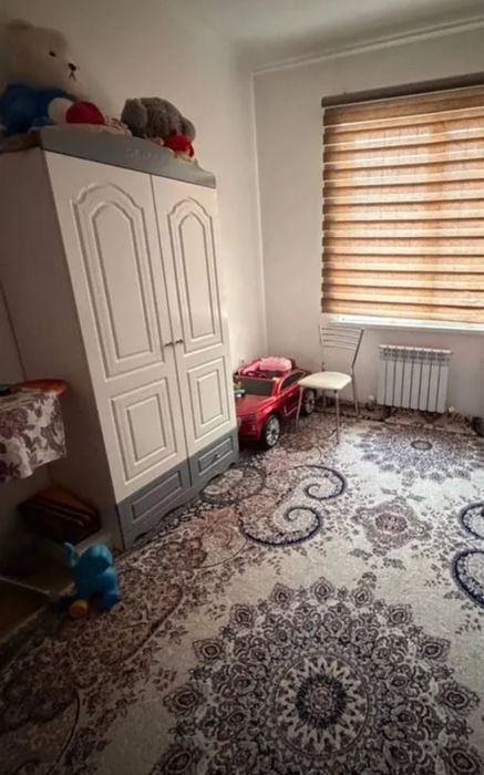 Чирчик ш. Роща Пед инс 7 этажка новостройка 3х