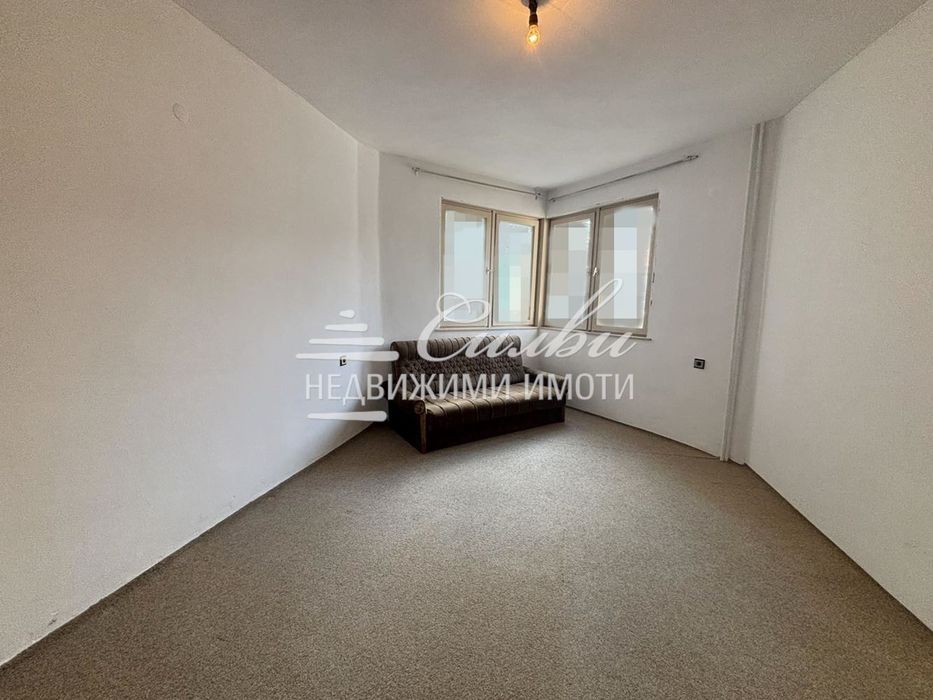 Дава се под наем Двустаен апартамент в Шумен, Пожарната - 70 кв.м за 178.5 € - Снимка #1