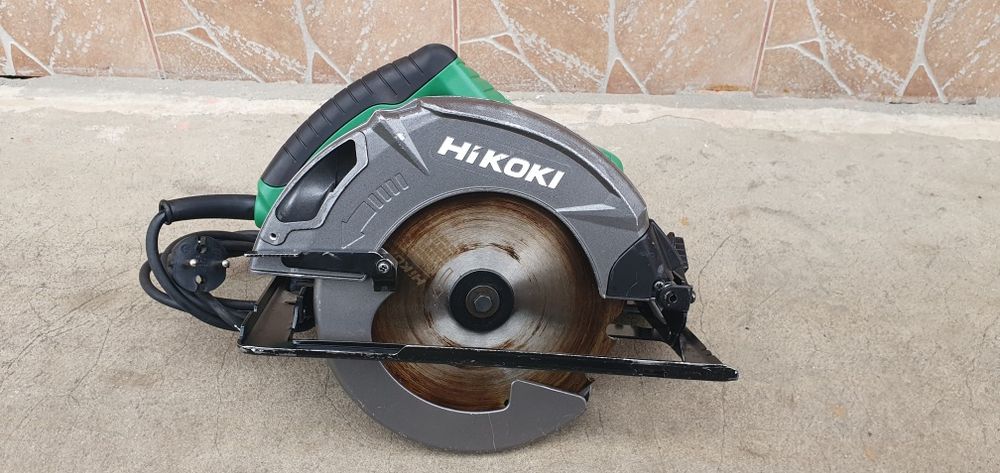 Circular hikoki. Hitachi. 1710 W.