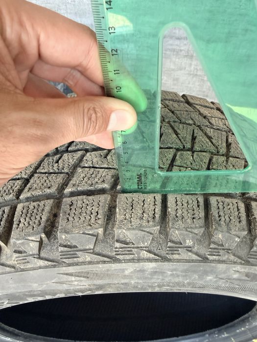 Bridgestone 255/60 R18 зимняя