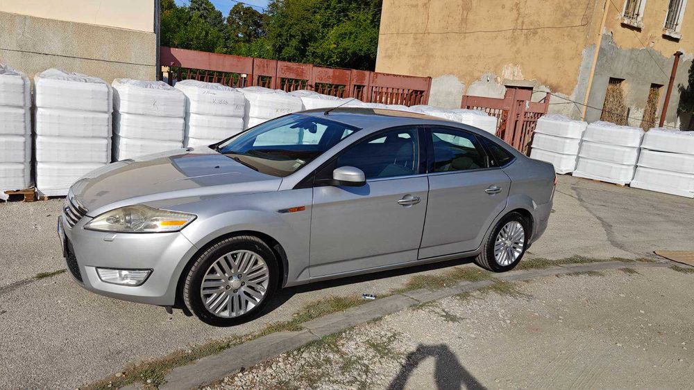 кола Ford mondeo