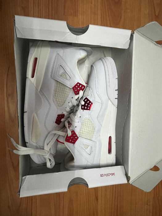 Jordan 4 mărimea 43