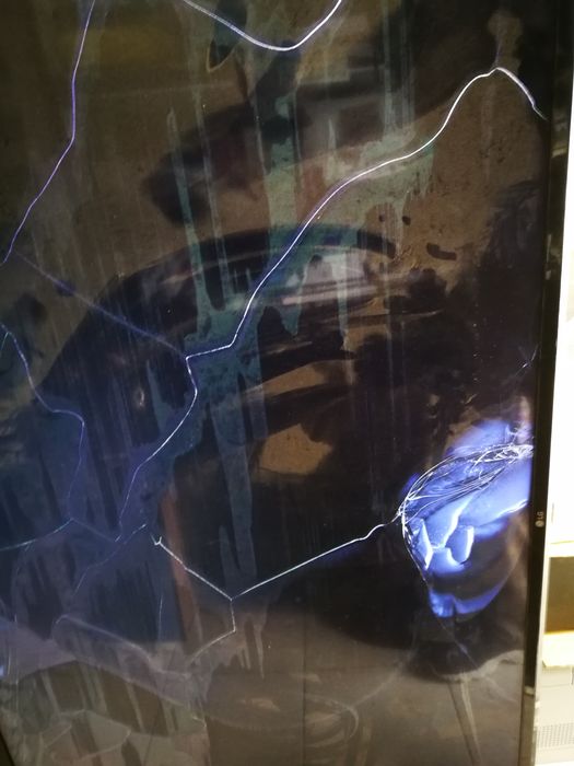 Продавам LG 55UK6300MLB работещ, за части.