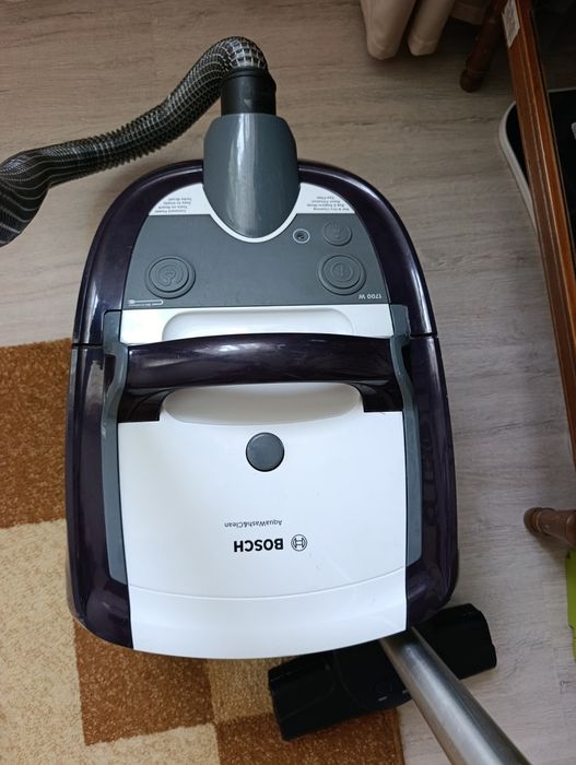 Пылесос Bosch AquaWash&Clean 1700 Вт.