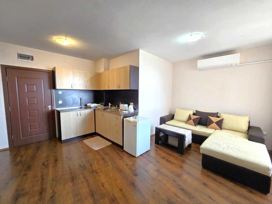 Просторно студио в комплекс Пирин Палас под наем