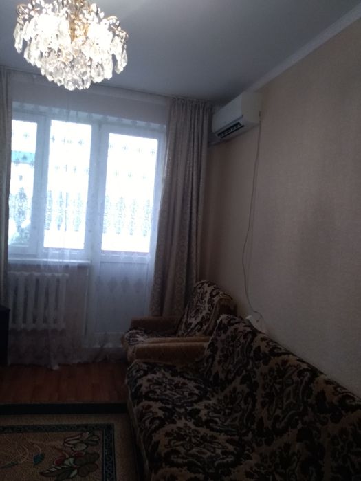 Продам трехкомнатную квартиру .