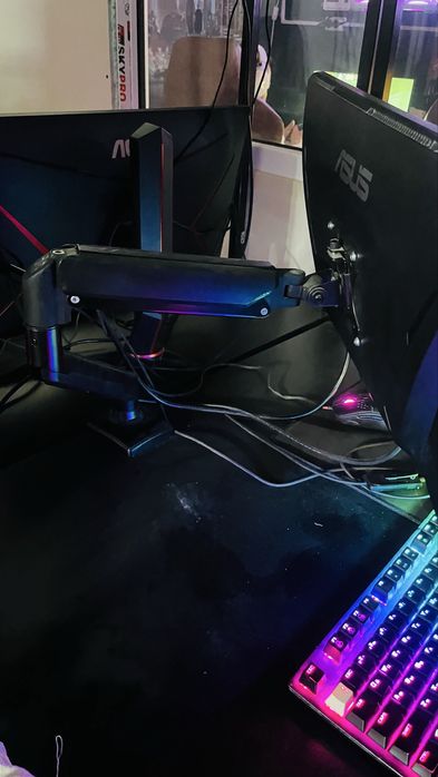 Монитор Asus 180 hz +кранштейн в подарок