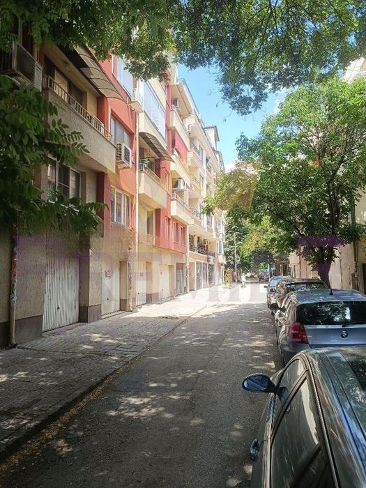 Тристаен апартамент в кв. Кършияка, гр. Пловдив