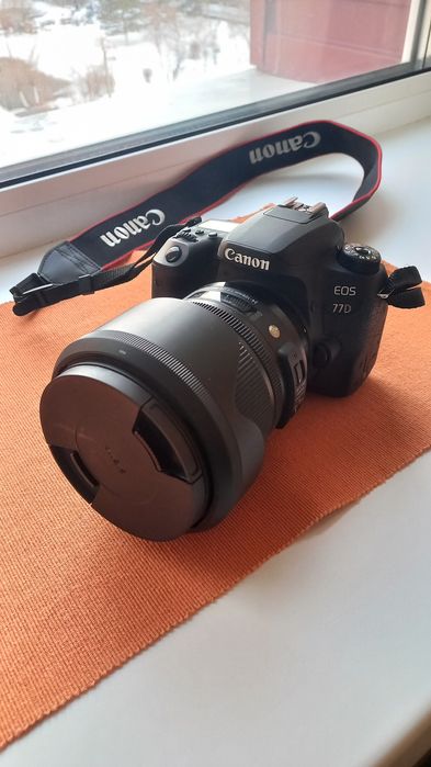 Фотоаппарат Canon 77D + дополнение
