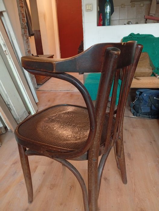 Ретро трапезарен стол